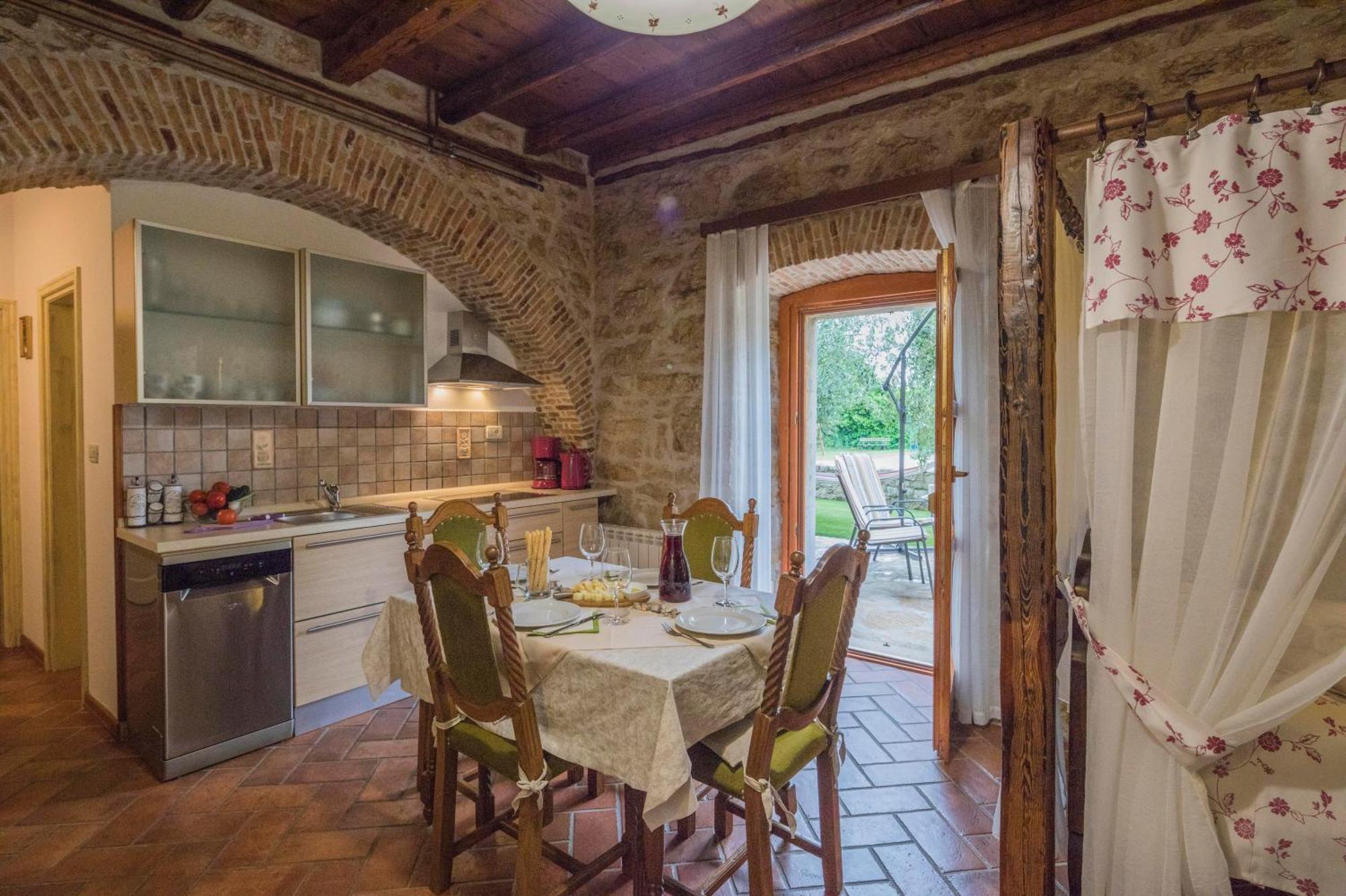 Rural Apartments Ritossa Vižinada Екстериор снимка
